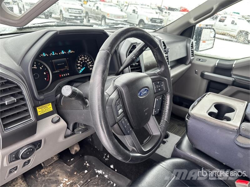 Ford F-150 XLT 4x4 Crew Cab Pickup أخرى