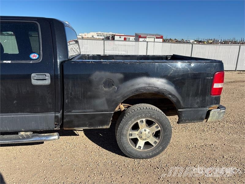 Ford F-150 XLT 4x4 Crew Cab Pickup أخرى