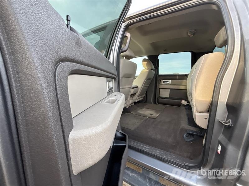 Ford F-150 XLT 4x4 Crew Cab Pickup Drugi