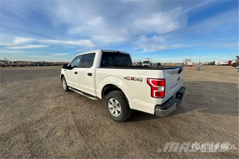 Ford F-150 XLT 4x4 Crew Cab Pickup أخرى