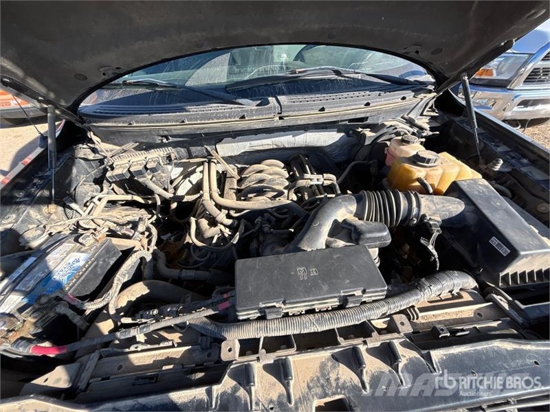 Ford F-150 XLT 4x4 Crew Cab Pickup Muu