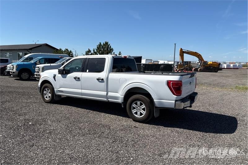 Ford F-150 XLT 4x4 Crew Cab Pickup Otros