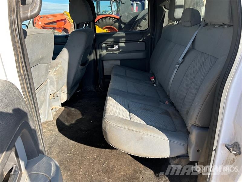 Ford F-150 XLT 4x4 Crew Cab Pickup Ostalo