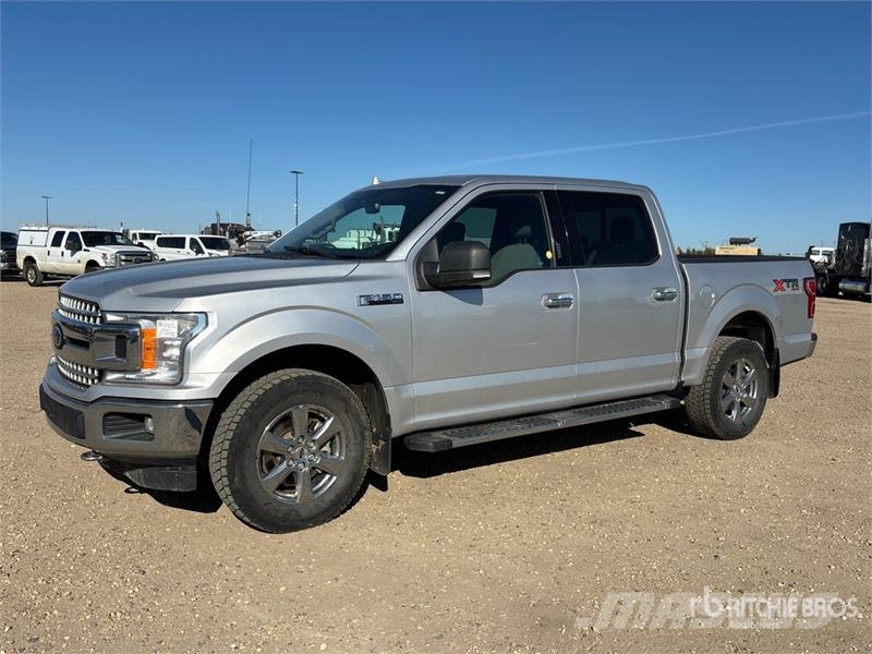Ford F-150 XLT 4x4 Crew Cab Pickup Kita