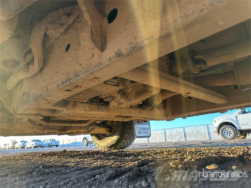 Ford F-150 XLT 4x4 Crew Cab Pickup Інше