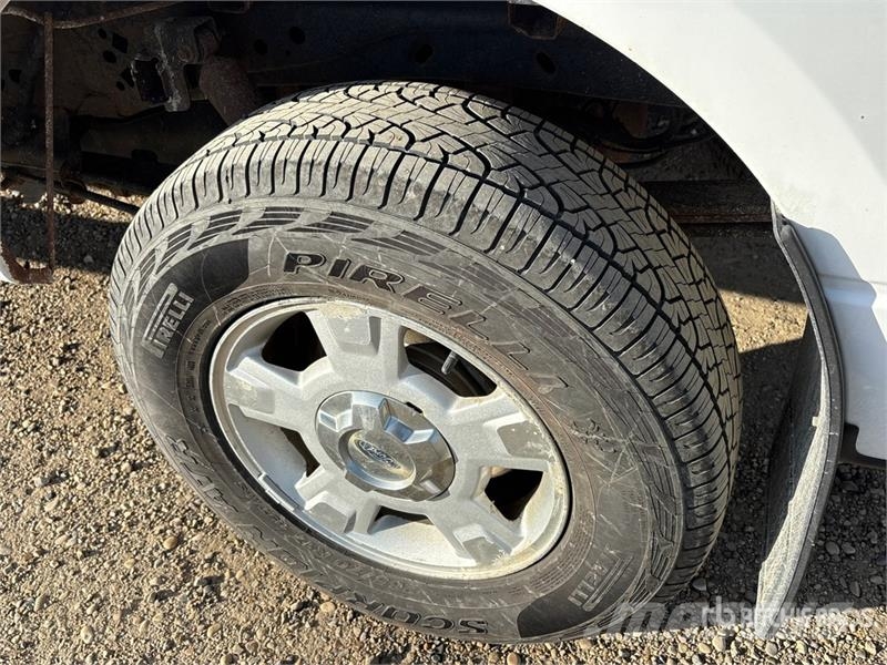 Ford F-150 XLT 4x4 Crew Cab Pickup Muu