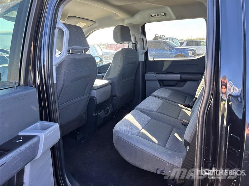Ford F-150 XLT 4x4 Crew Cab Pickup Egyéb