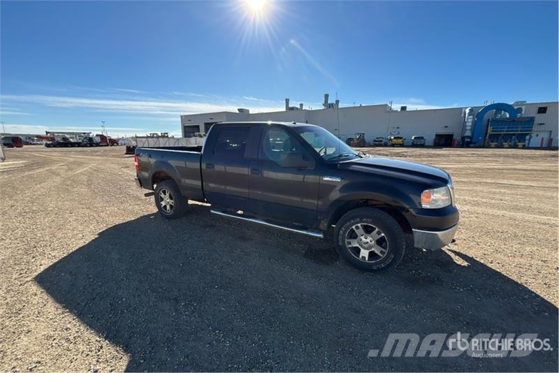Ford F-150 XLT 4x4 Crew Cab Pickup أخرى