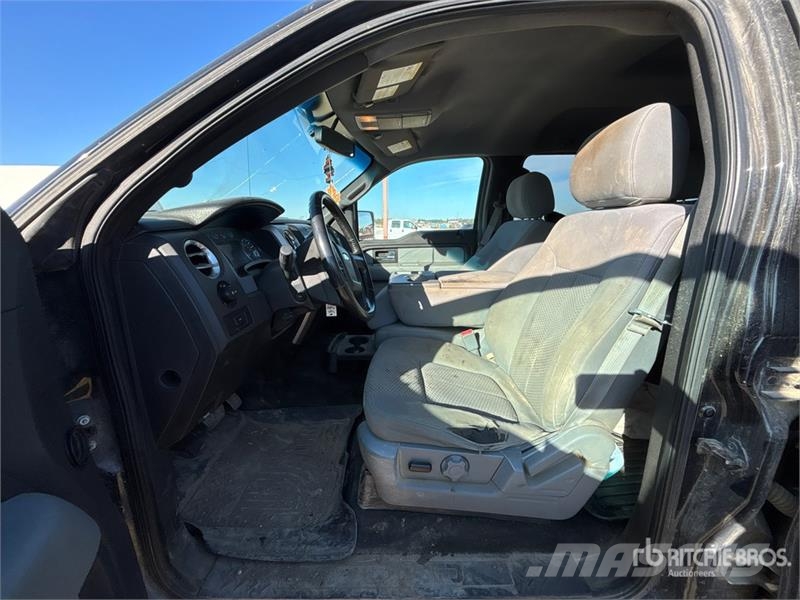 Ford F-150 XLT 4x4 Crew Cab Pickup Muu