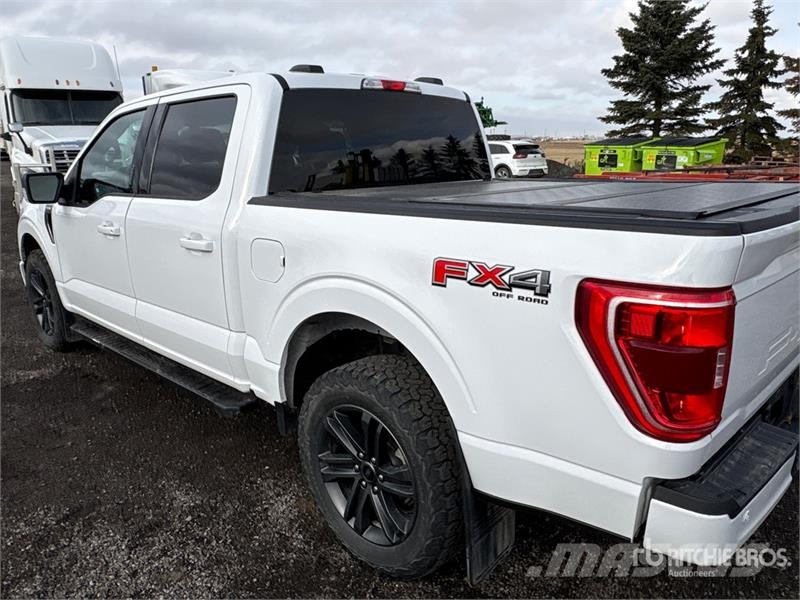 Ford F-150 XLT 4x4 Crew Cab Pickup Muu