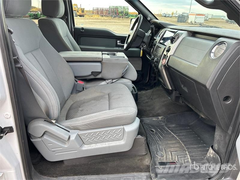 Ford F-150 XLT 4x4 Crew Cab Pickup Drugi