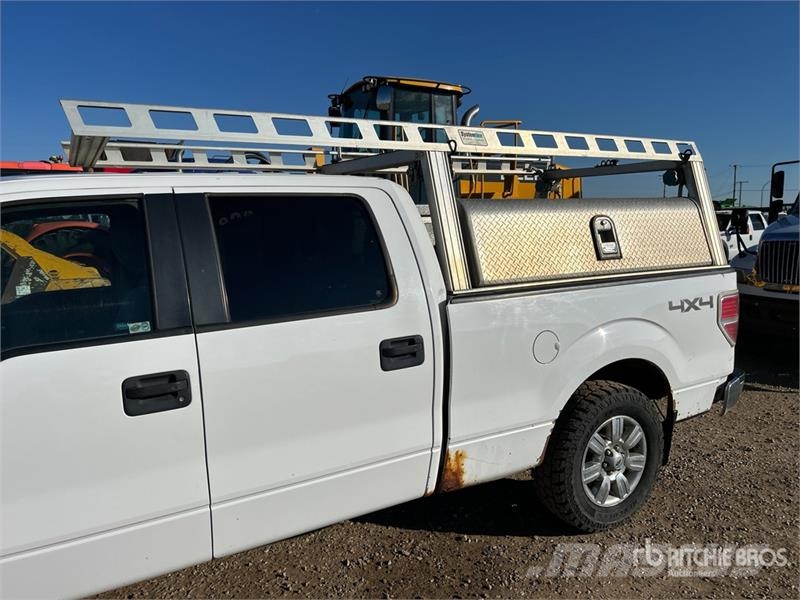 Ford F-150 XLT 4x4 Crew Cab Pickup Ostalo