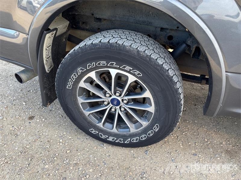 Ford F-150 XLT 4x4 Crew Cab Pickup Drugi