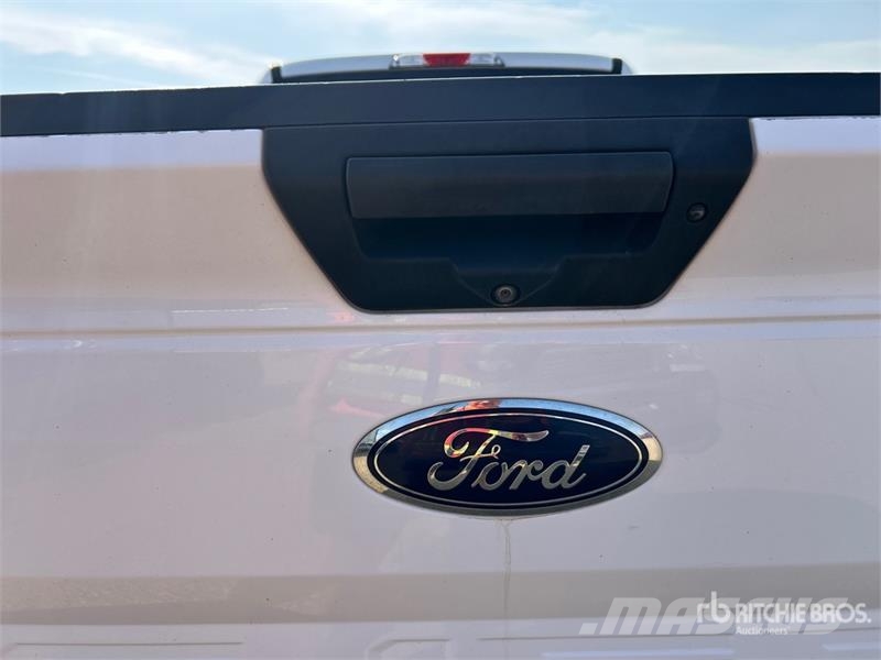 Ford F-150 XLT 4x4 Crew Cab Pickup Ostalo