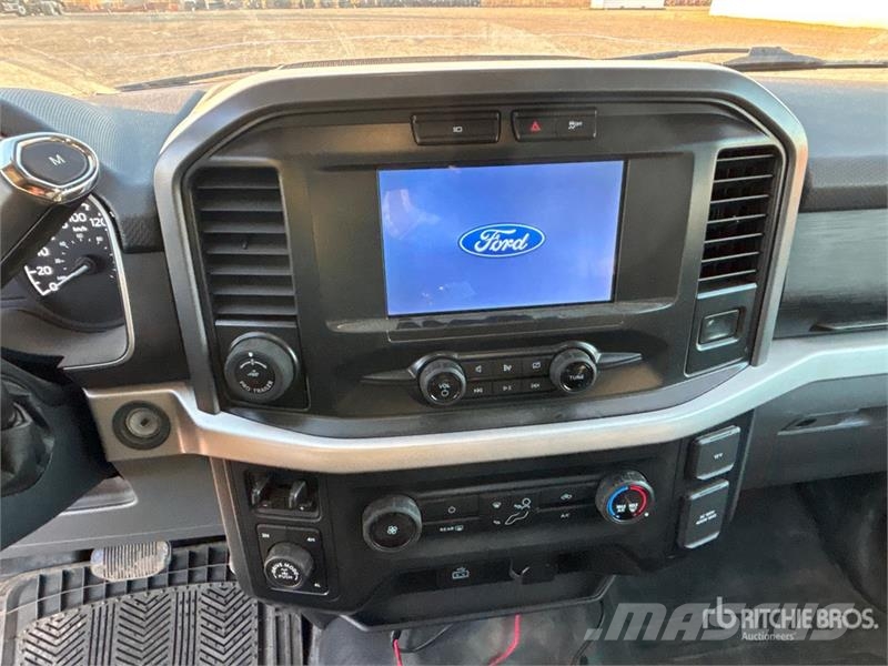 Ford F-150 XLT 4x4 Crew Cab Pickup أخرى