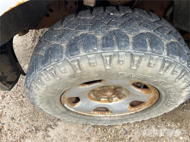 Ford F-150 XLT 4x4 Crew Cab Pickup (Inoperable) أخرى