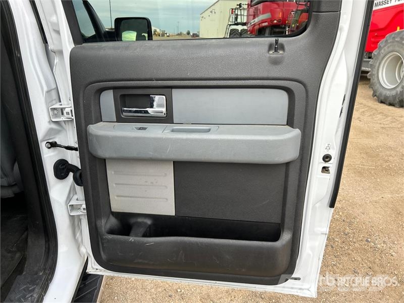 Ford F-150 XLT 4x4 Crew Cab Pickup Drugi