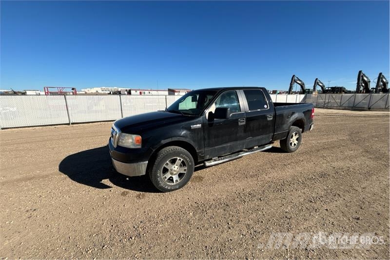 Ford F-150 XLT 4x4 Crew Cab Pickup أخرى