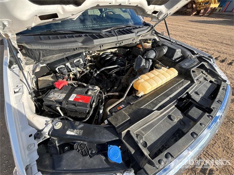 Ford F-150 XLT 4x4 Crew Cab Pickup Other