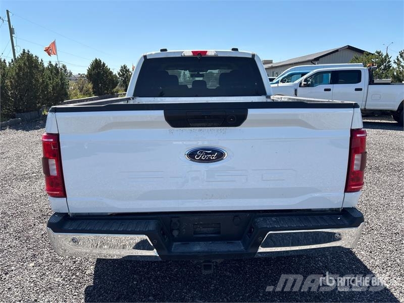 Ford F-150 XLT 4x4 Crew Cab Pickup Otros