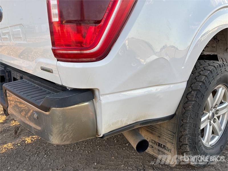 Ford F-150 XLT 4x4 Crew Cab Pickup Інше