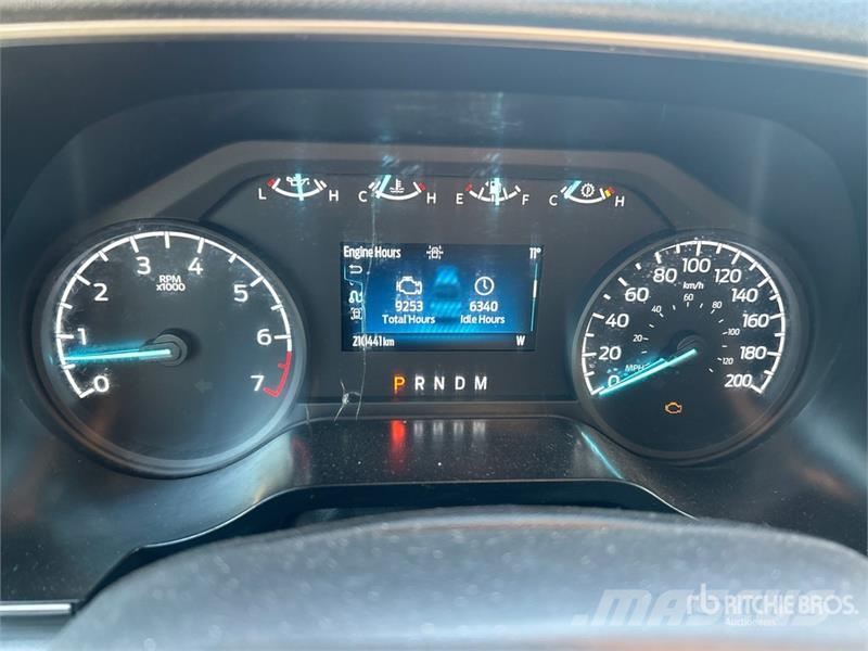 Ford F-150 XLT 4x4 Crew Cab Pickup Andere Transporter