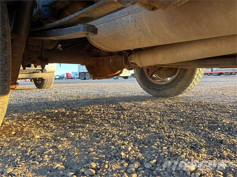Ford F-150 XLT 4x4 Crew Cab Pickup أخرى