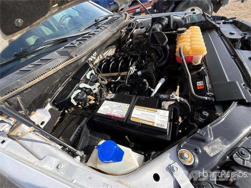 Ford F-150 XLT 4x4 Crew Cab Pickup Muu