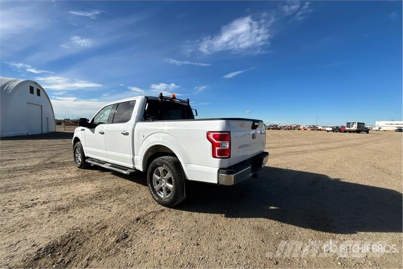 Ford F-150 XLT 4x4 Crew Cab Pickup Andere Transporter