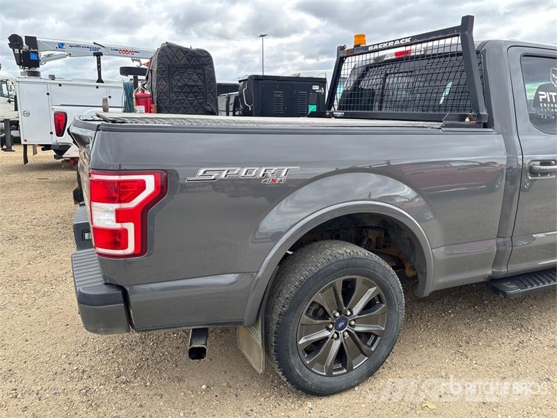 Ford F-150 XLT 4x4 Crew Cab Pickup Muu