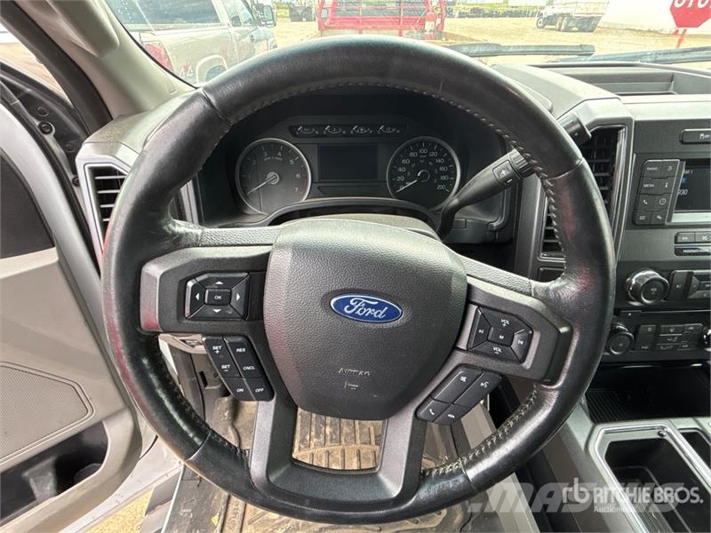 Ford F-150 XLT 4x4 Crew Cab Pickup Інше