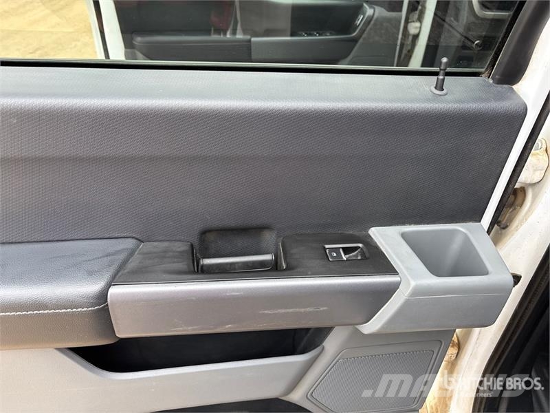 Ford F-150 XLT 4x4 Crew Cab Pickup Muu