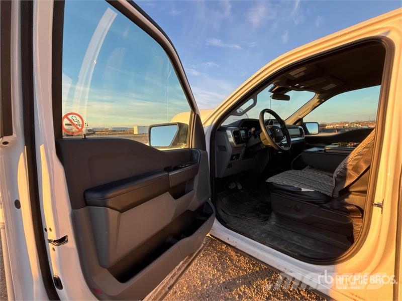 Ford F-150 XLT 4x4 Crew Cab Pickup أخرى