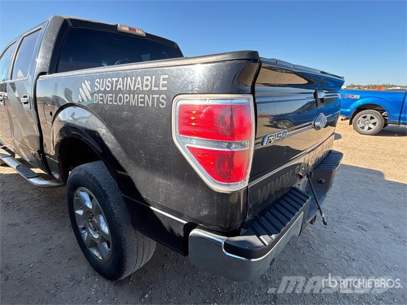 Ford F-150 XLT 4x4 Crew Cab Pickup Muu