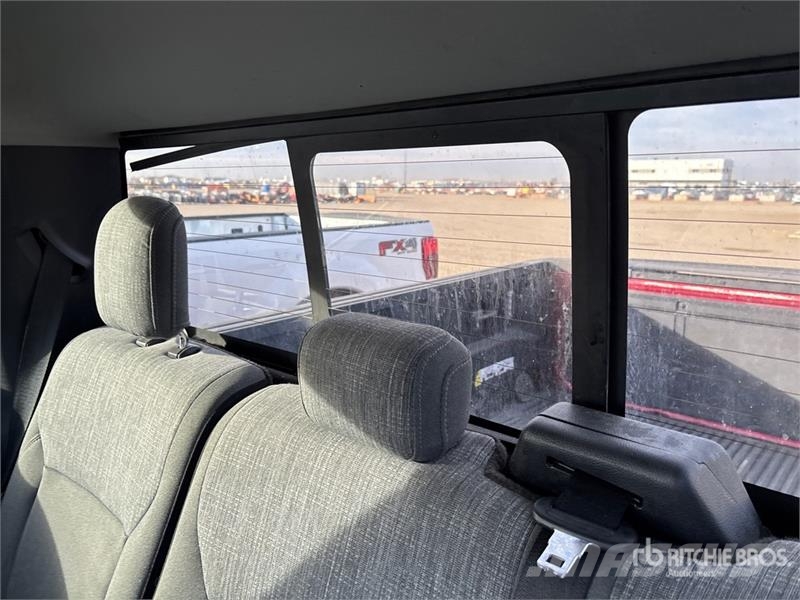 Ford F-150 XLT 4x4 Crew Cab Pickup Inne