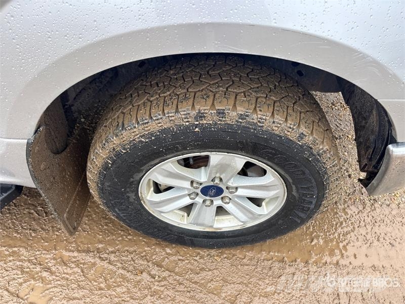 Ford F-150 XLT 4x4 Crew Cab Pickup Ostalo