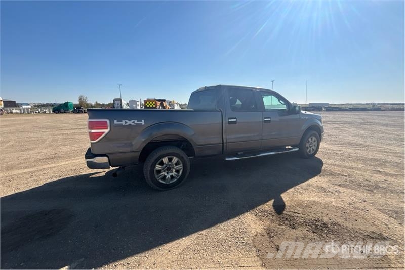 Ford F-150 XLT 4x4 Crew Cab Pickup Drugi