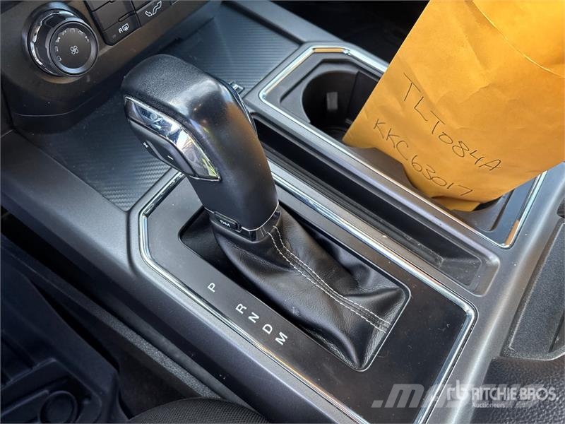 Ford F-150 XLT 4x4 Crew Cab Pickup Drugi