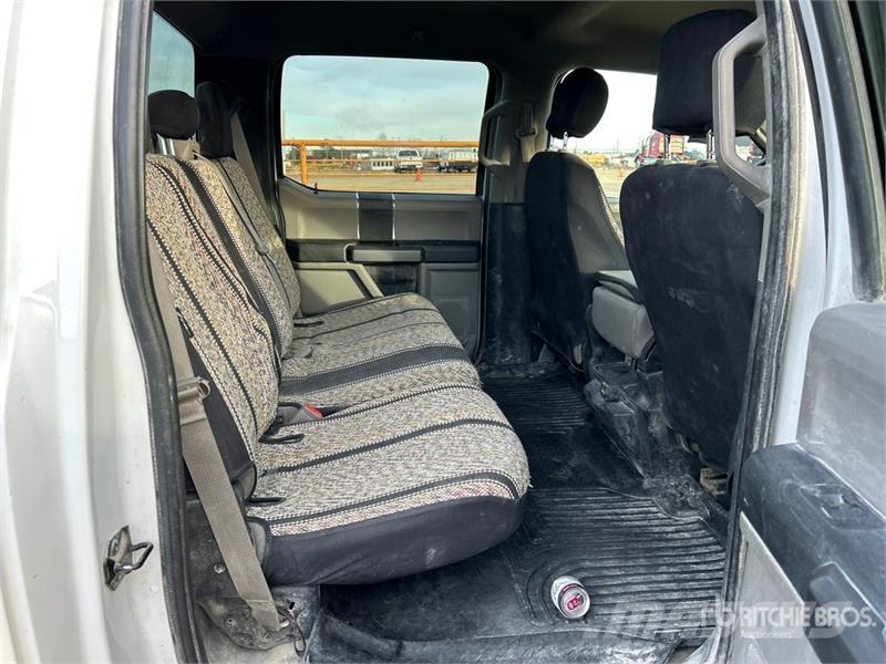 Ford F-150 XLT 4x4 Crew Cab Pickup أخرى
