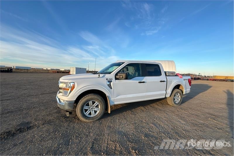 Ford F-150 XLT 4x4 Crew Cab Pickup أخرى