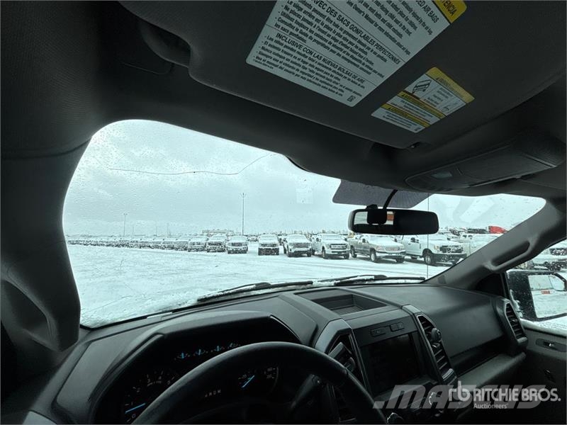 Ford F-150 XLT 4x4 Crew Cab Pickup أخرى