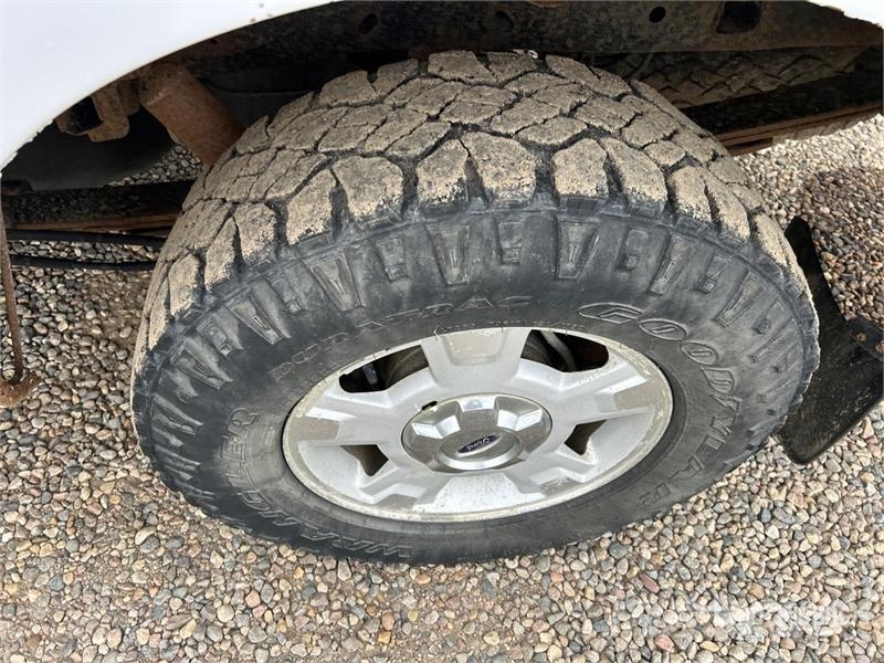 Ford F-150 XLT 4x4 Crew Cab Pickup Altele