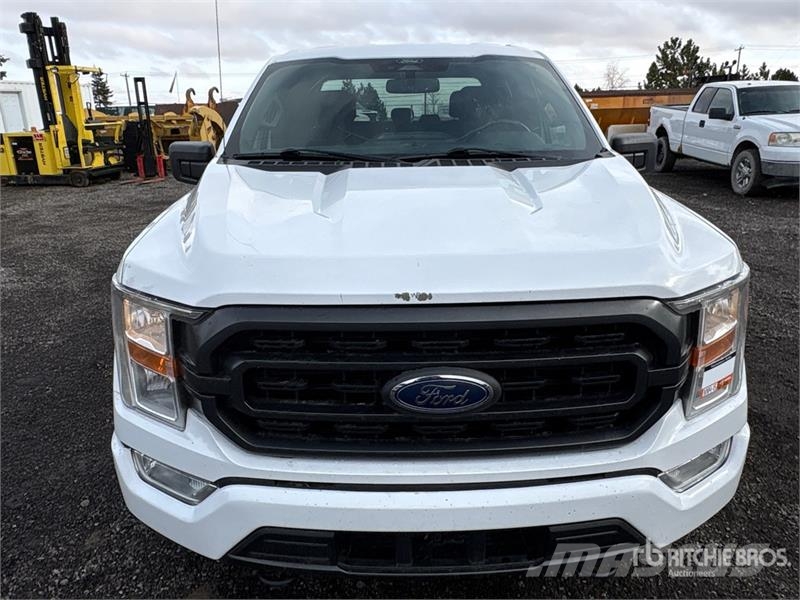 Ford F-150 XLT 4x4 Crew Cab Pickup Muu
