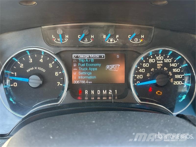 Ford F-150 XLT 4x4 Crew Cab Pickup Muu