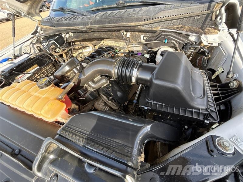 Ford F-150 XLT 4x4 Crew Cab Pickup Muu