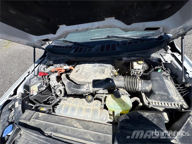 Ford F-150 XLT 4x4 Crew Cab Pickup Otros