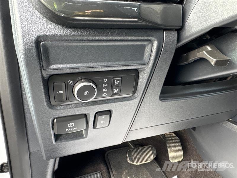 Ford F-150 XLT 4x4 Crew Cab Pickup Muu