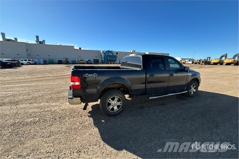 Ford F-150 XLT 4x4 Crew Cab Pickup أخرى
