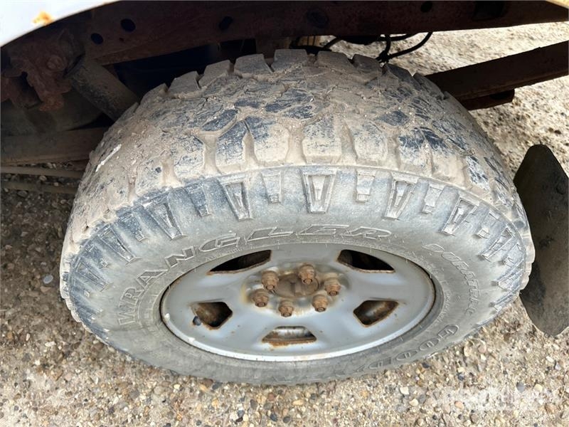 Ford F-150 XLT 4x4 Crew Cab Pickup (Inoperable) أخرى