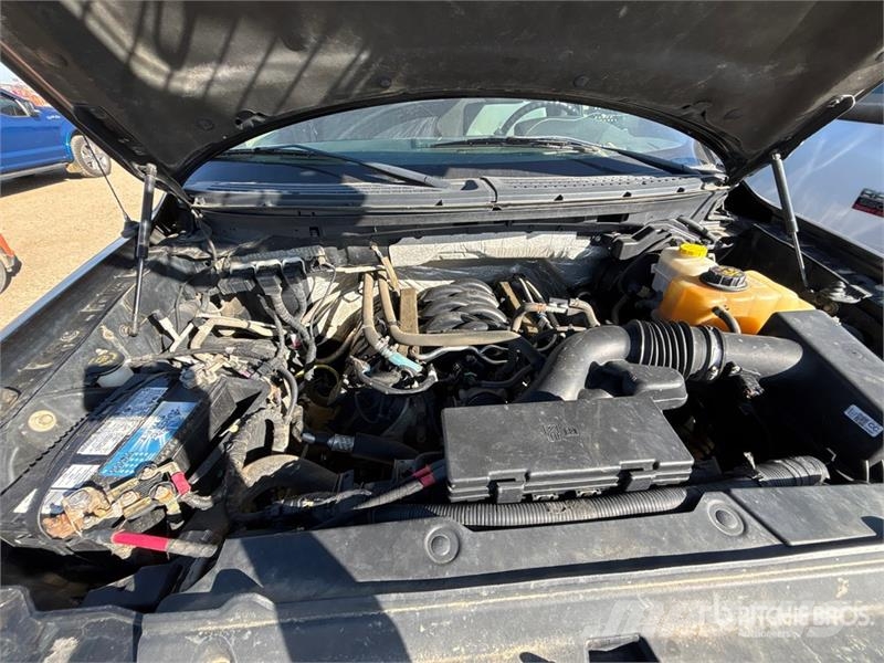 Ford F-150 XLT 4x4 Crew Cab Pickup Muu